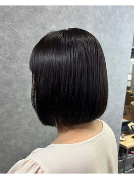 クリーブ 池袋(creeb) ストンボブ、切りっぱなしボブ、グレージュ