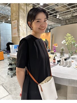 キュー 神戸三ノ宮(cue.) ［hina］耳かけショート