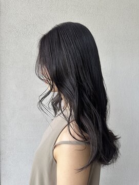 グランドウシワカマル(GRAND ushiwakamaru) 韓国アイドル風ツヤ感たっぷりグレージュカラー