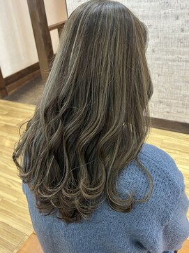 ララ(LALA) ハイライトカラー、グレージュ