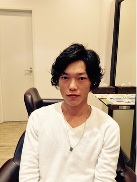 アリュール(Allure) 男らしさに遊びをonしたパーマスタイル