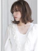 フラットなボブに軽さをIN 大人っぽい抜け感が大人気