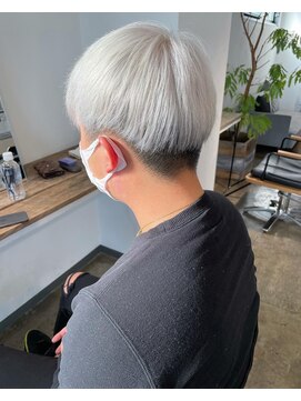 ザ オーダー(THE ORDER) メンズのホワイトシルバーカラー