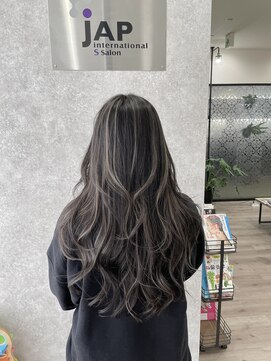 ジャップ(Jap) 白髪ぼかし顔まわりレイヤーグレージュハイライト