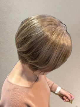 アイコニック 天神店(ICONIQ) 脱白髪染め/ブラウンベージュ/ショートカット