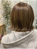 透明感くすみベージュ極細ハイライト艶髪大人外はねボブ