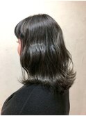 小顔大人可愛い外はねウェーブ黒髪暗髪ミディアム20代30代40代