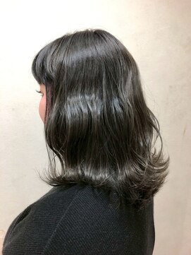 美容室ヒラトヤ 都南店 小顔大人可愛い外はねウェーブ黒髪暗髪ミディアム20代30代40代