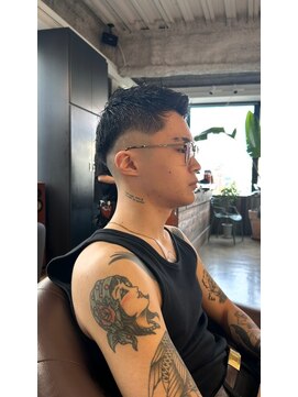 ビハインドザカーテン(BEHIND THE CURTAIN) 【セットが簡単】フェードスタイル