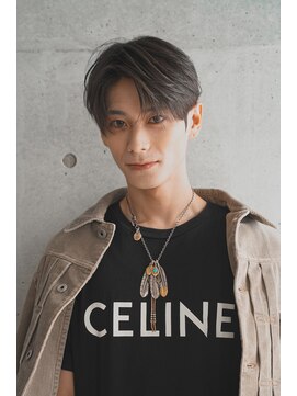 レイズアンダーバーホワイト(RAISE by _WHITE) メンズカット/ダウンパーマ/センターパート/大分美容室