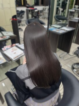 フォルテ ギンザ(FORTE GINZA) 光に透けるダークグレージュカラー