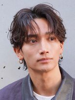 フィフス 大分(fifth)&nbsp;大分ニュアンスフェザーパーマメンズカットセンターパートウルフ
