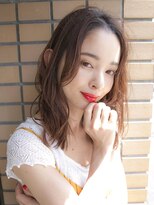 ルティア(Lutia) センターパート ゆるふわ ウェットヘア