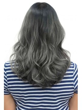 グランシュ 青葉台店(GranCieux) スチールグレーカラー【QUATRO】