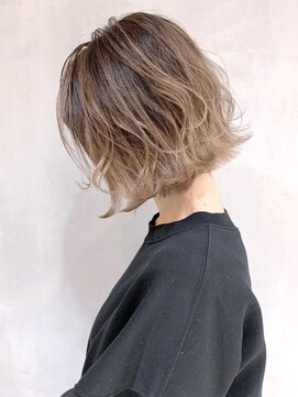 アイティーバイアルバム 藤沢店(IT by ALBUM) グレージュカラーグレーベージュくびレイヤー_ba283612