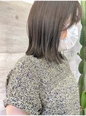 オリーブすぎないオリーブグレージュ