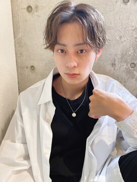 ルービック 和歌山(Rubik's) 前下がりセンターパート/ツイストスパイラルパーマ