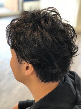 シャイン(SHINE)の写真/トレンドヘアからビジネスヘアまで◎カットが重要なメンズスタイルも、高い技術でなりたいを叶えます!!