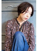 大人女性の褒められセンターパートボブ