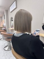 シカ 神戸三宮元町店(Cica)&nbsp;ハイトーン ボブ ブリーチ 切りっぱなし 三宮 元町 髪質改善