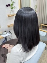 ワンアンドオンリー(One And Only)&nbsp;黒髪ミディアム美シルエットストレート髪質改善うるツヤスタイル