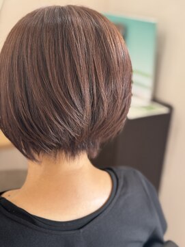 ライフ 四条畷店(Lyfe) ショートボブ前下がり_アッシュグレージュショート_494