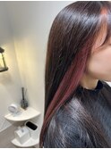 顔周りの印象を変える、イヤリングカラーの魅力