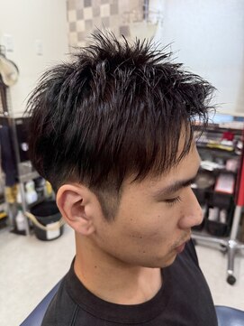 ヘアーサロン タムラ ツーブロックカット前髪上げスタイル