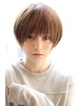 レウナ 外苑前(Reuna) 黒髪アッシュ★小顔アンニュイショート【外苑前・青山・表参道】