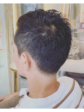 カール 鶴川店(K:R) 刈り上げベリーショート