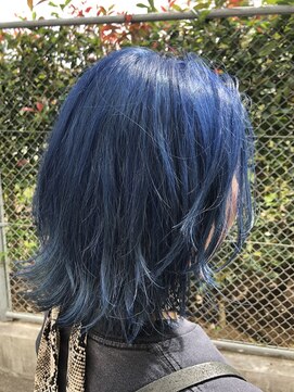 キャラ 池袋本店(CHARA) エクストラブルー×レイヤーウルフカット【玉城光】