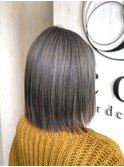 シルバーアッシュ×切りっぱなしボブ