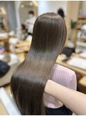アッシュベージュミディアムヘアレイヤーカットココアブラウン