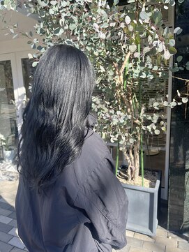 シュガー(Sugar) ネイビーブルー/暗髪/艶髪/髪質改善カラー/ゆるふわ