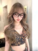 明るめベージュ×レイヤーカット