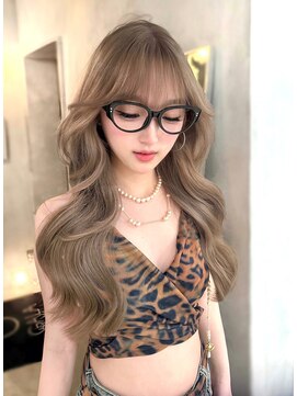 ガラ(GALA) 明るめベージュ×レイヤーカット