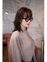 シカ(sica)&nbsp;顔まわりロングウルフスタイルにパーマ