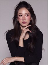 キヴィ(kivi) 大人艶髪ロング×透明感グレージュ 暗髪でも垢抜け