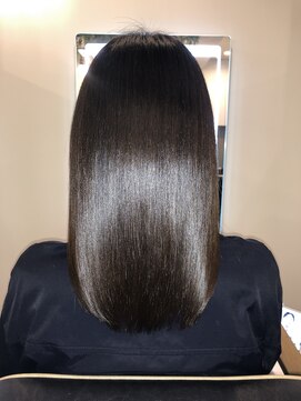 アールサロン アオヤマ(Rr SALON AOYAMA) プラチナミネコラストレート