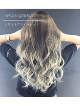 大人女子のグラデーションは暗さと透け感がポイント☆色持ちが良く、長く楽しめます☆