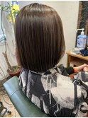 ブローなしでまとまるナチュラルストレートラフニュアンスボブ