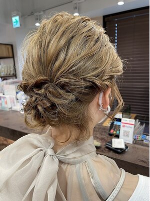 成人式・卒業式・結婚式などの特別な日に☆周りと差がつくヘアアレンジでより華やかにお仕上げします！