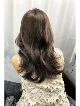 ランズ(LANDS) カーキアッシュブラウンレイヤーカット 【韓国ヘア 大阪 梅田】