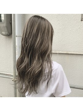 ルートヘアー(Root Hair) ハイライトでギャルになりたくないお客様に