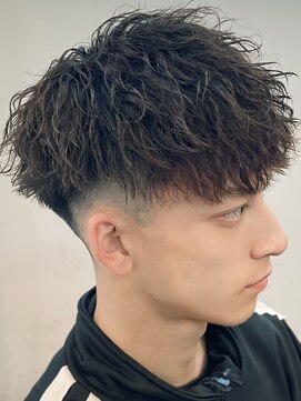 バース バイ ハピネス(BIRTH by happiness) 奈良men's短髪フェードダウンバング　ツイストスパイラルパーマ