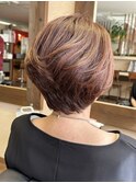 レイヤーボブ小顔レイヤーカット艶カラーブラウン奥行きショート