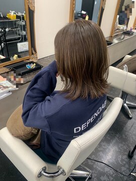 アイズ 渋沢(AIZU) 弱レイヤー ウルフボブ