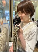 耳かけショートボブ