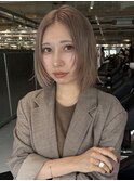 ミルクティーベージュ×顔まわりレイヤーボブ