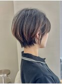 首元すっきり・小顔効果の大人ショートニュアンスカラー透明感